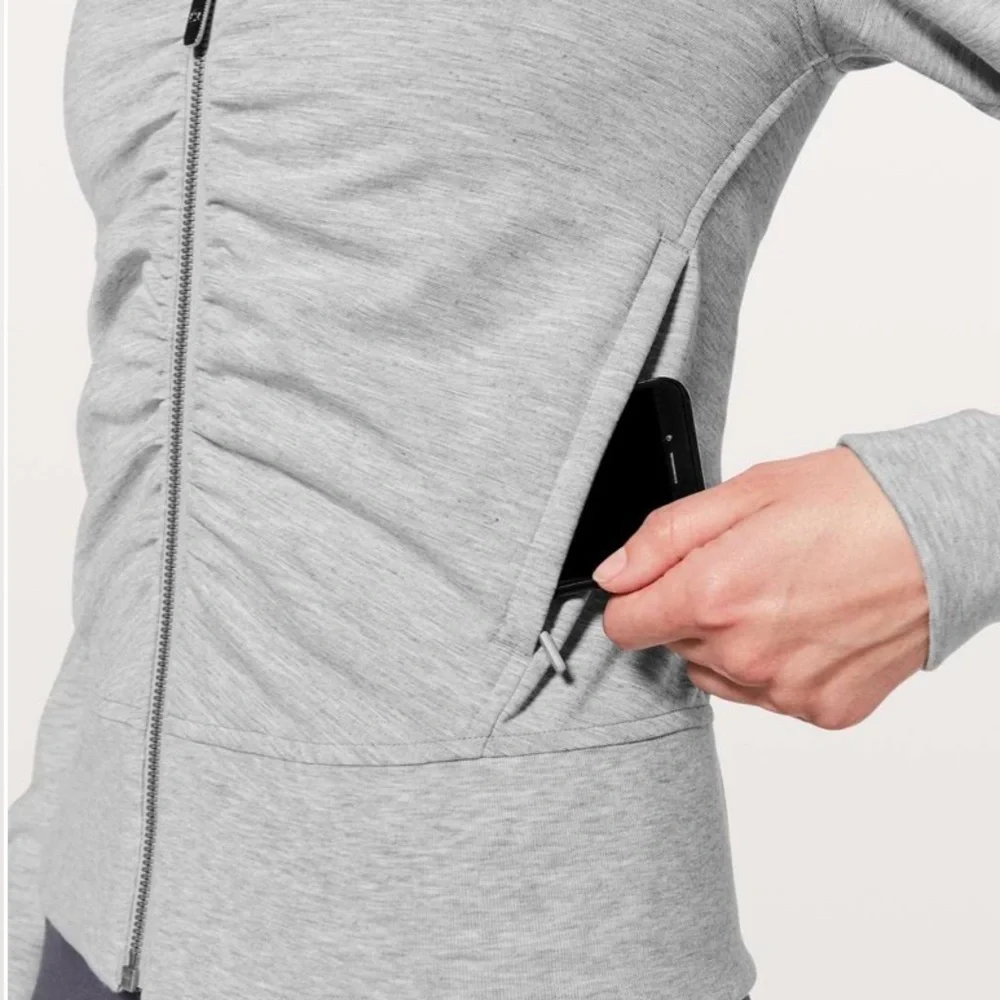 Lululemon gather up jacket size 8 - Picture 2 of 6